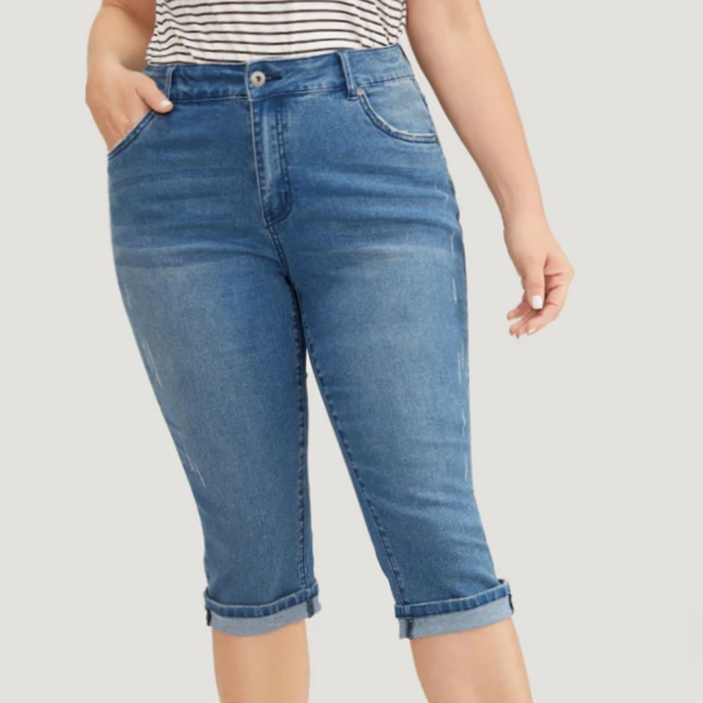 BloomChic Blue Cropped Jeans